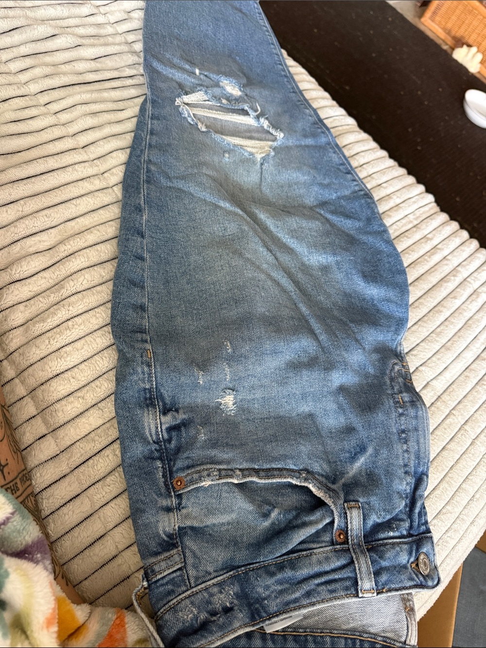 Old Navy Women's Blue Distressed Boyfriend Jeans 0141